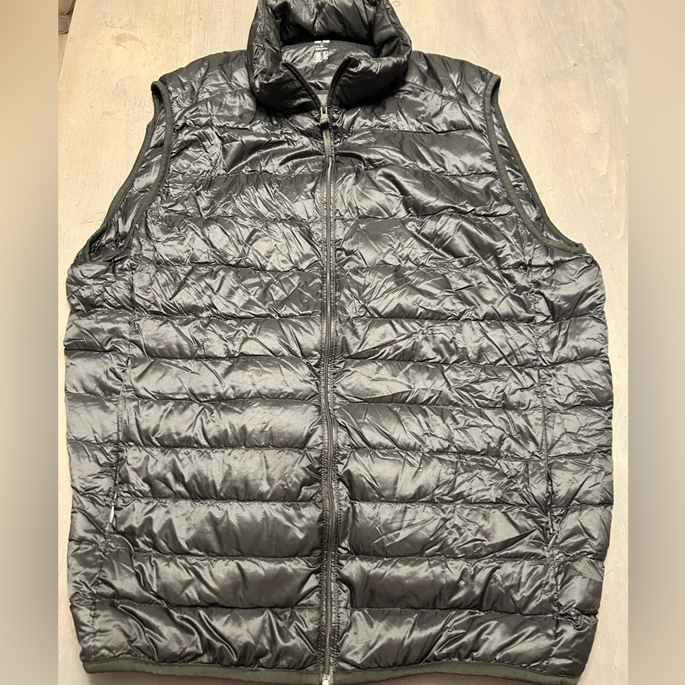 Uniqlo down vest✨